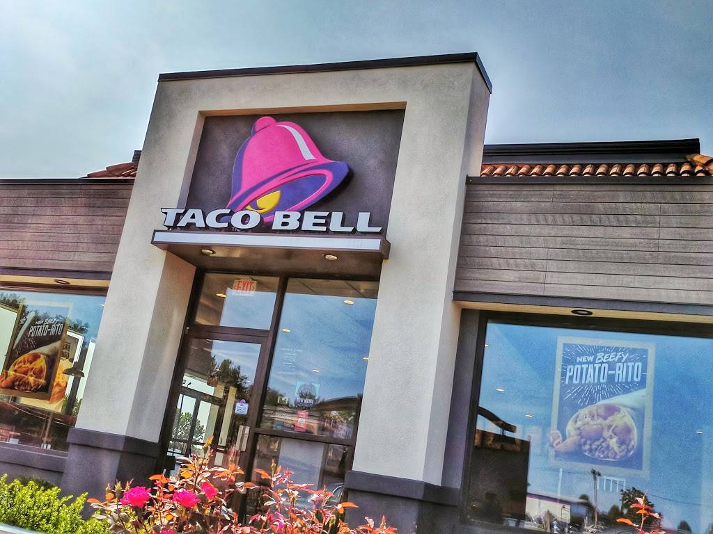 Taco Bell | meal takeaway | 2140 Park Rd, Connersville, IN 47331, USA | 7658254498 OR +1 765-825-4498