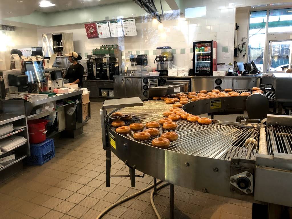 Krispy Kreme | bakery | 12505 Aurora Ave N, Seattle, WA 98133, USA | 2064401900 OR +1 206-440-1900