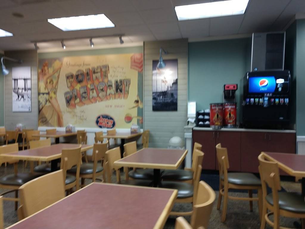 Jersey Mikes Subs | meal takeaway | 1960 L, Madison St, Clarksville, TN 37043, USA | 9319065001 OR +1 931-906-5001