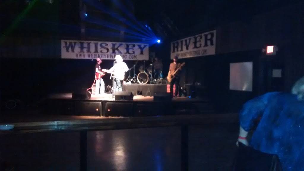 Whiskey River Sports Bar & Grill | restaurant | 7519 US-82, Gainesville, TX 76240, USA | 9402059555 OR +1 940-205-9555