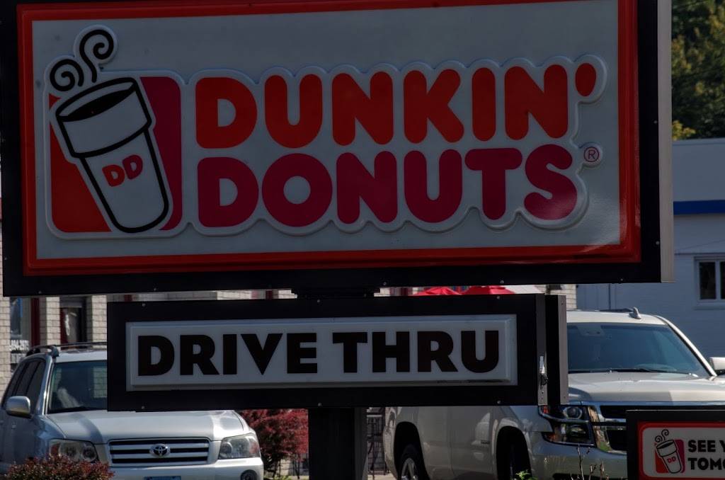 Dunkin | bakery | 648 S Main St, Middletown, CT 06457, USA | 8603439626 OR +1 860-343-9626