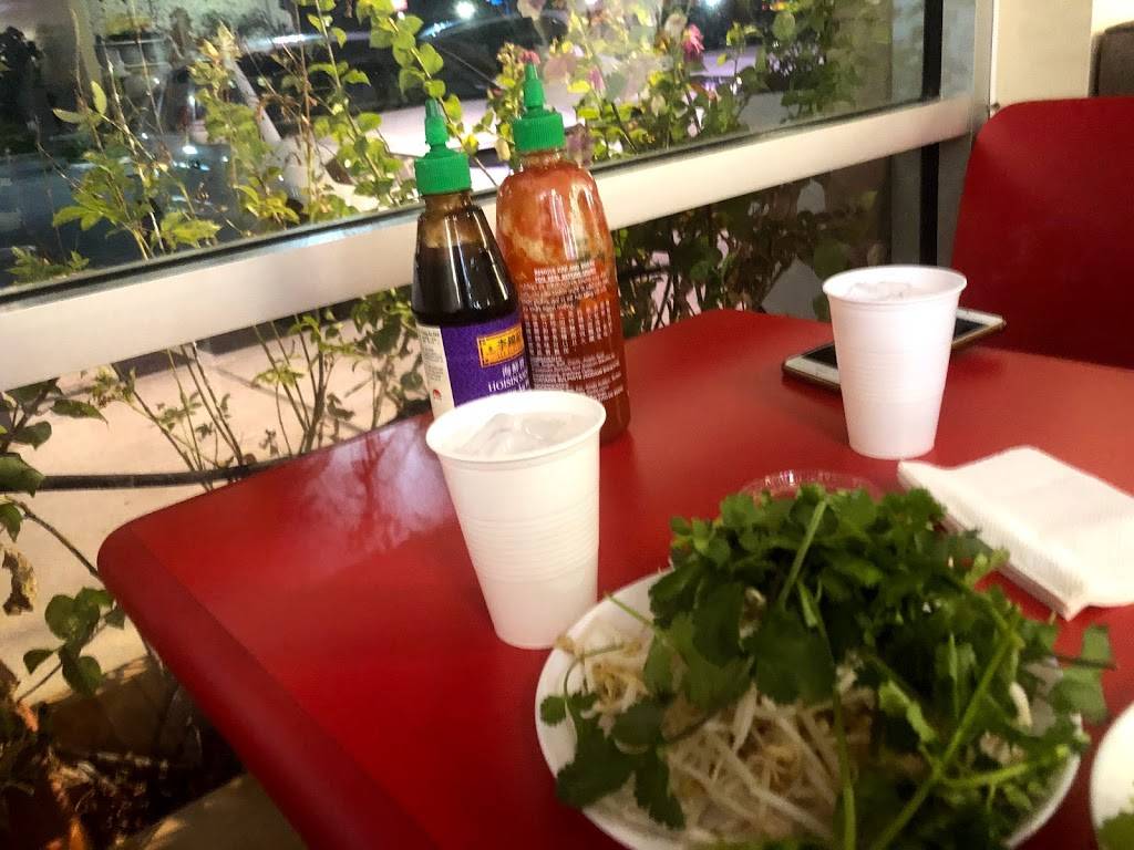 Pho Berni Express | restaurant | 10555 Culebra Rd #105, San Antonio, TX 78251, USA | 2103998155 OR +1 210-399-8155