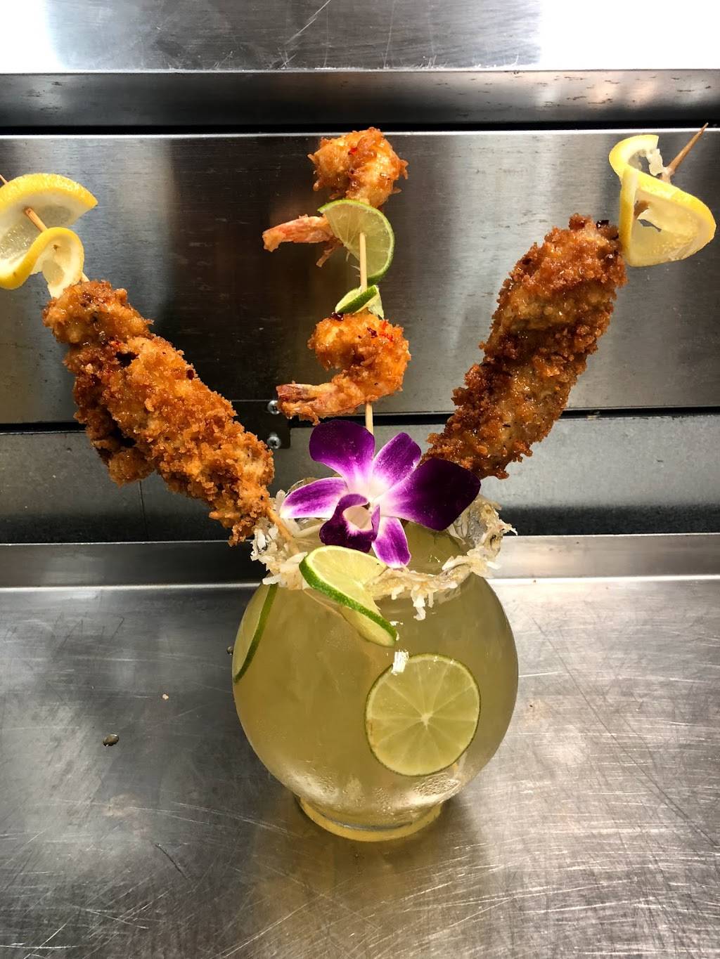 Deco Sports Bar & Lounge | night club | 115 S 20th Ave, Hollywood, FL 33020, USA | 9543919061 OR +1 954-391-9061