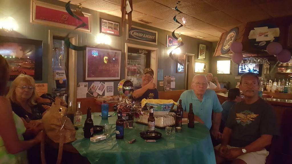 Whiskers Bar & Grill | restaurant | 944 US-54, Camdenton, MO 65020, USA | 5733466100 OR +1 573-346-6100