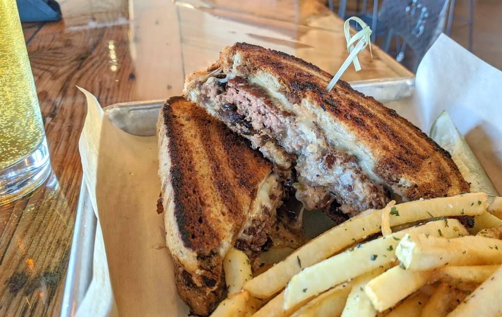 Beasts & Brews | restaurant | 7 Spectrum Loop, Colorado Springs, CO 80921, USA | 7192471040 OR +1 719-247-1040