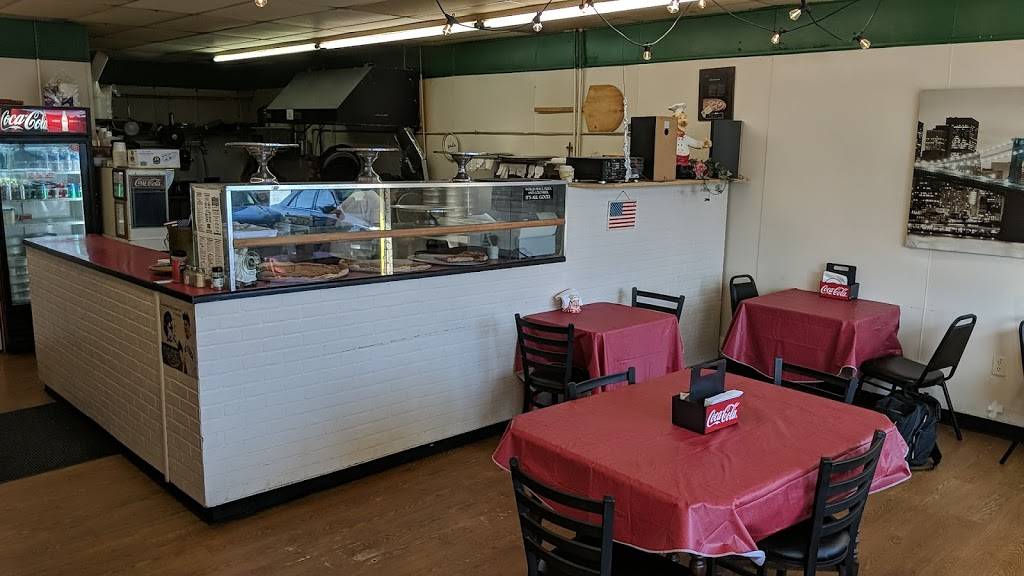 Bocces Pizzeria | restaurant | 925 E 1st Ave, Mt Dora, FL 32757, USA | 3523850067 OR +1 352-385-0067