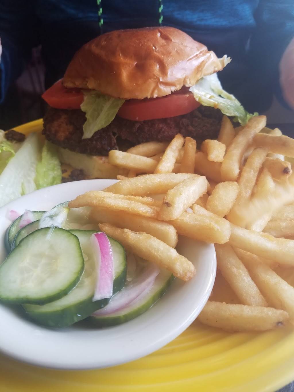 Modern Bistro | restaurant | 4077 Mendon Road, Cumberland, RI 02864, USA | 4016580449 OR +1 401-658-0449