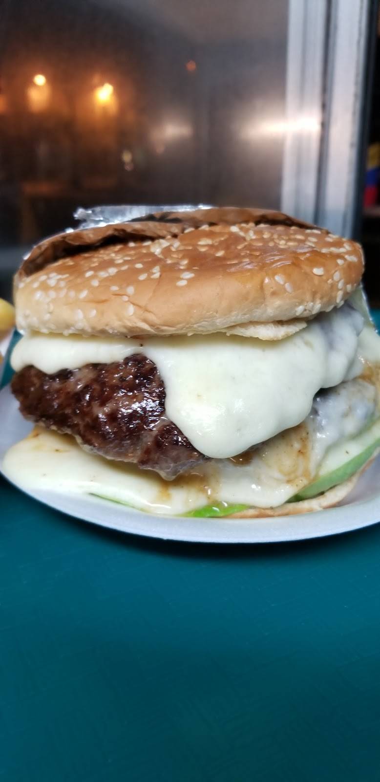 La burguesa | restaurant | 12013 SW 129th Ct, Miami, FL 33186, USA | 3058780041 OR +1 305-878-0041