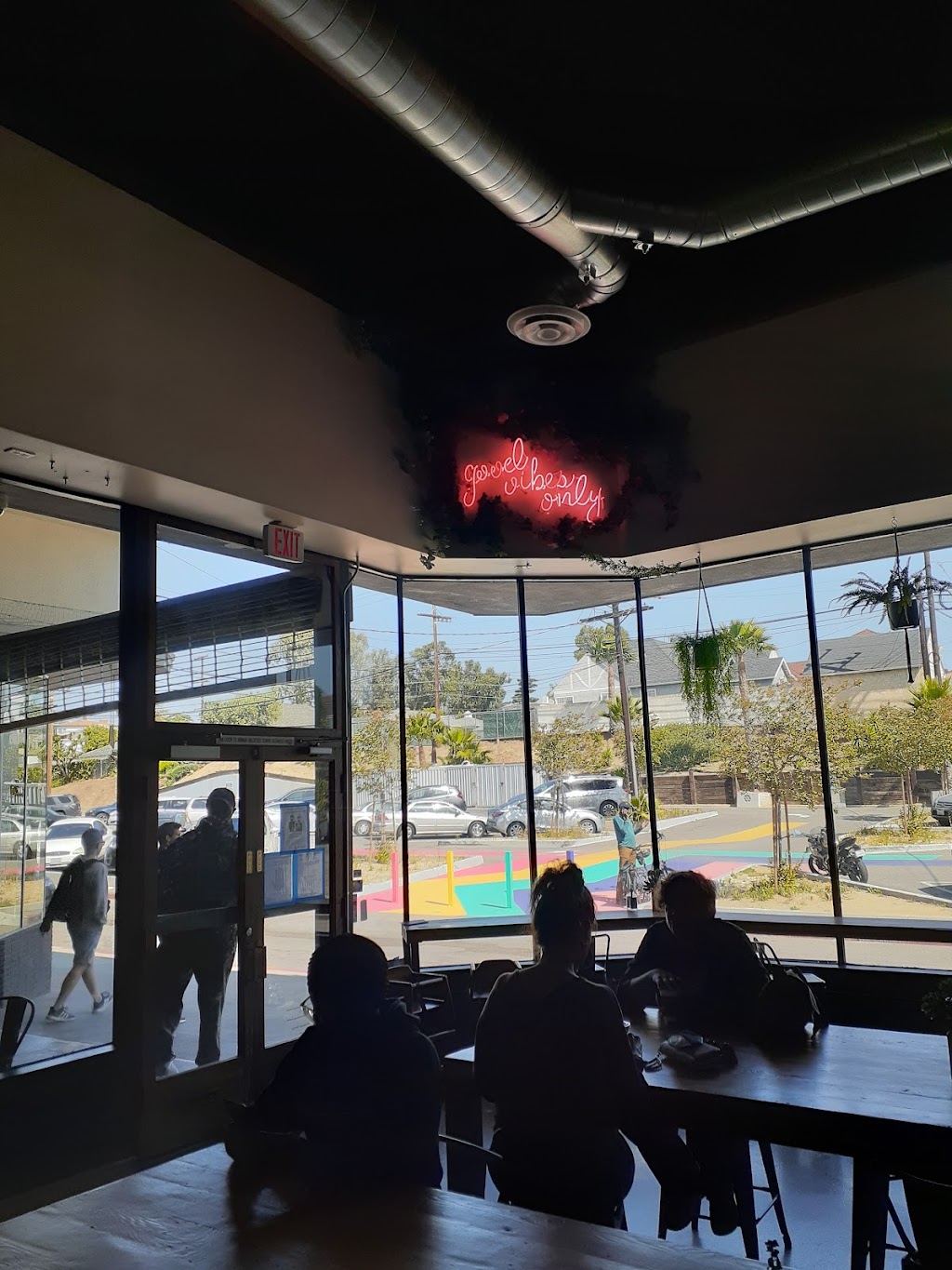 Hilltop Coffee + Kitchen - Slauson | cafe | 4427 W Slauson Ave, Los Angeles, CA 90043, USA | 3238159833 OR +1 323-815-9833