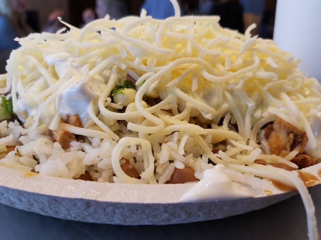 Chipotle Mexican Grill | restaurant | 1701 Cumberland Ave, Knoxville, TN 37916, USA | 8655250585 OR +1 865-525-0585