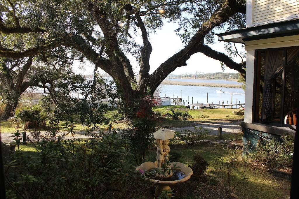 Aunt Jennys Catfish Restaurant | restaurant | 1217 Washington Ave, Ocean Springs, MS 39564, USA | 2288759201 OR +1 228-875-9201