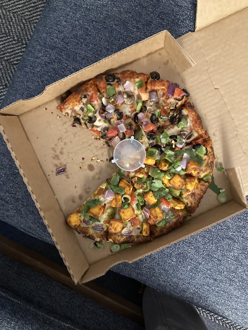 Desi Pizza Bites | restaurant | 2900 Standiford Ave #13, Modesto, CA 95350, USA | 2095225555 OR +1 209-522-5555