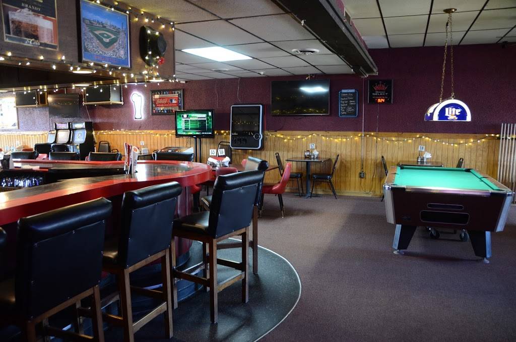 Camelot Bar and Grill | restaurant | 1700 E Wisconsin Ave, Appleton, WI 54911, USA | 9207317461 OR +1 920-731-7461