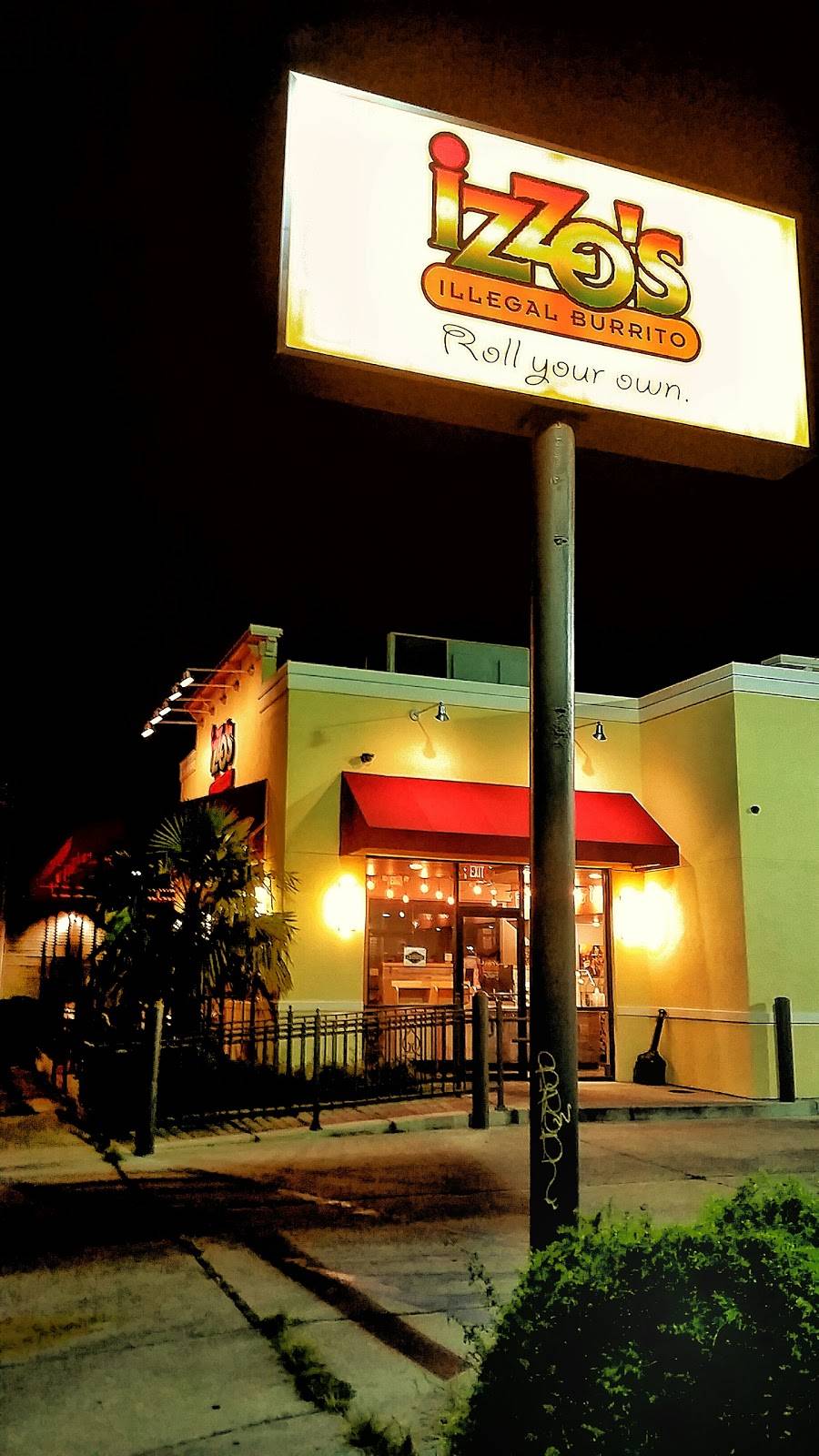 Izzos Illegal Burrito - Magazine St. | restaurant | 4041 Magazine St, New Orleans, LA 70115, USA | 5043022619 OR +1 504-302-2619