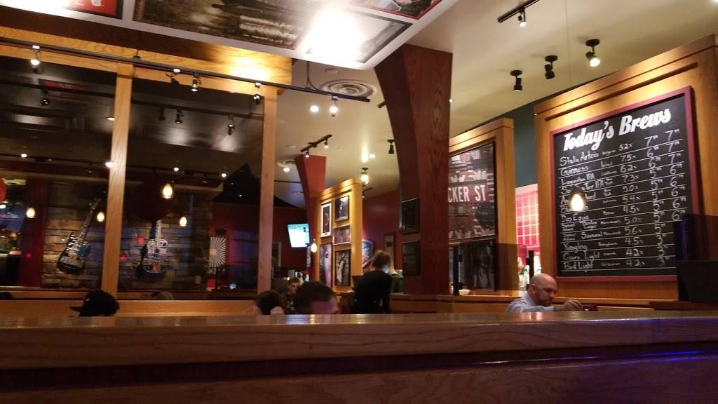 Red Robin Gourmet Burgers and Brews | restaurant | 1230 Settlers Ridge Center Dr, Pittsburgh, PA 15205, USA | 4124905180 OR +1 412-490-5180