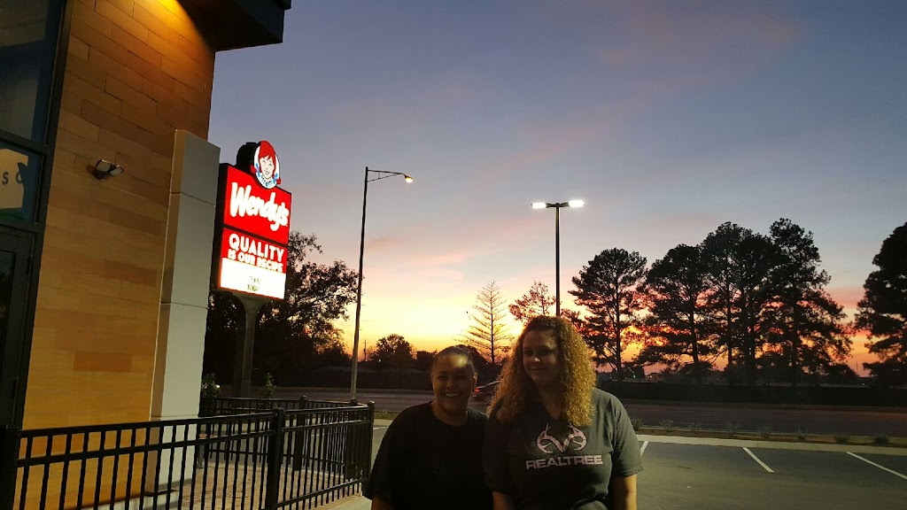 Wendys | restaurant | 3401 Fort Campbell Blvd, Clarksville, TN 37042, USA | 9314316909 OR +1 931-431-6909