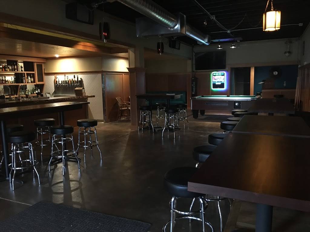 The Alleycat Patio & Lounge | restaurant | 2708 6th Ave, Tacoma, WA 98406, USA | 2533271956 OR +1 253-327-1956