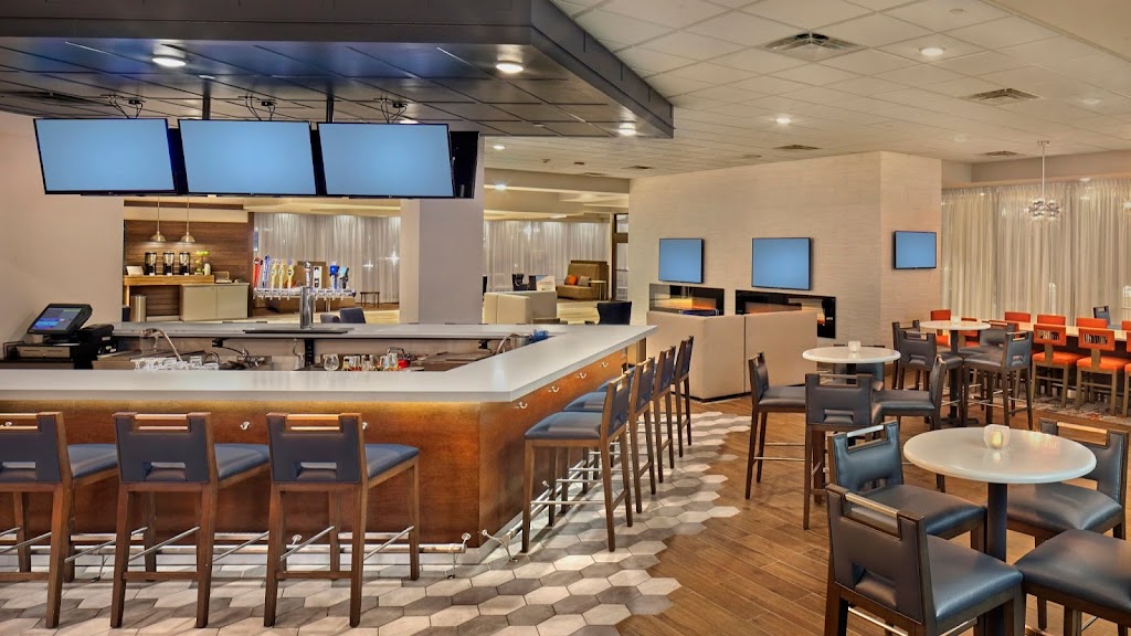 Bridges Restaurant & Lounge | restaurant | 424 W Markham St, Little Rock, AR 72201, USA | 5015088156 OR +1 501-508-8156