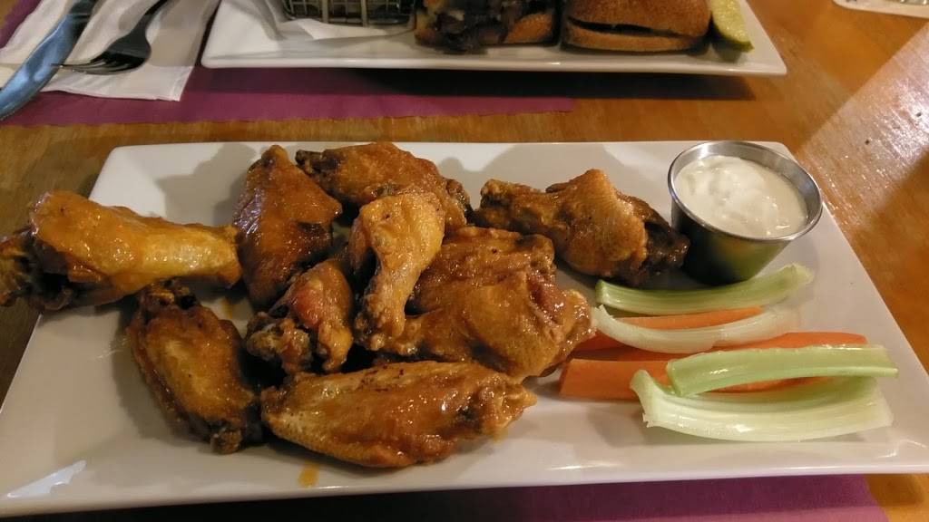 Dinos Bar and Grill | restaurant | 1466 River Rd, Edgewater, NJ 07020, USA | 2012246992 OR +1 201-224-6992