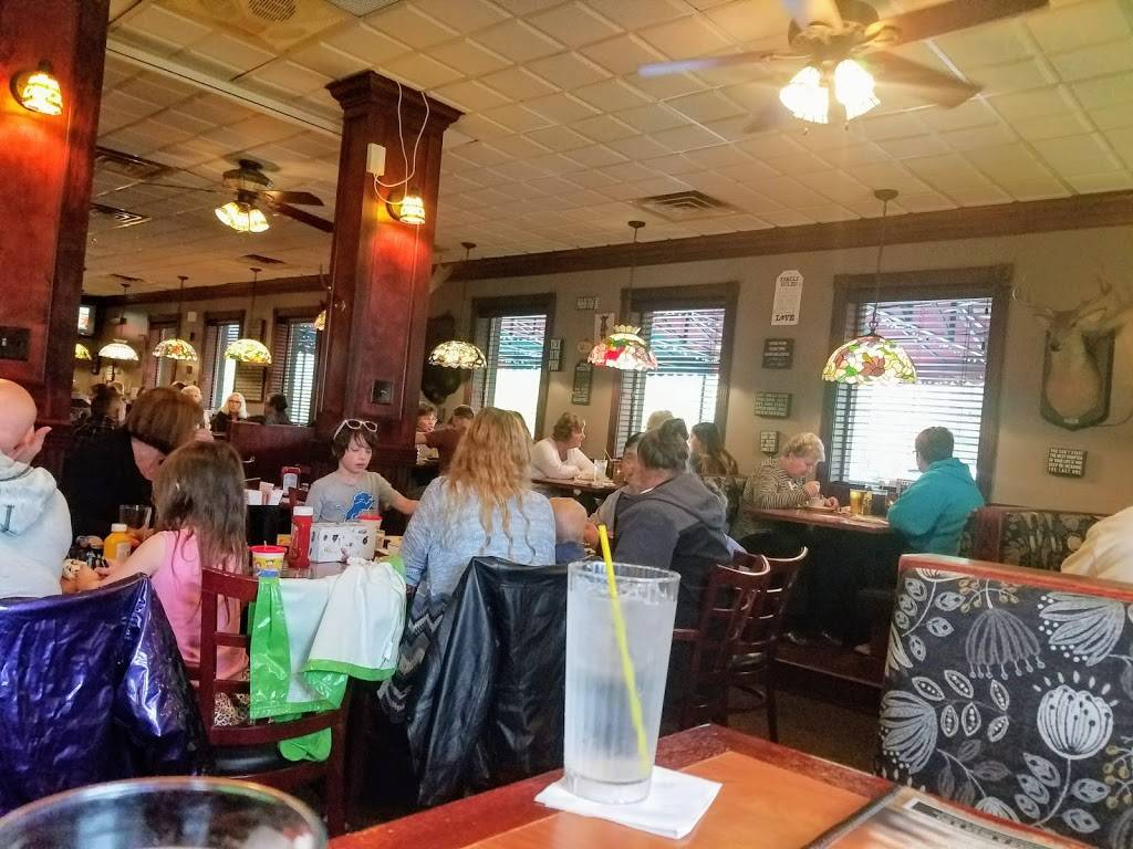 Bud & Stanleys Pub & Grub | restaurant | 1701 4 Mile Rd NE, Grand Rapids, MI 49525, USA | 6163619782 OR +1 616-361-9782