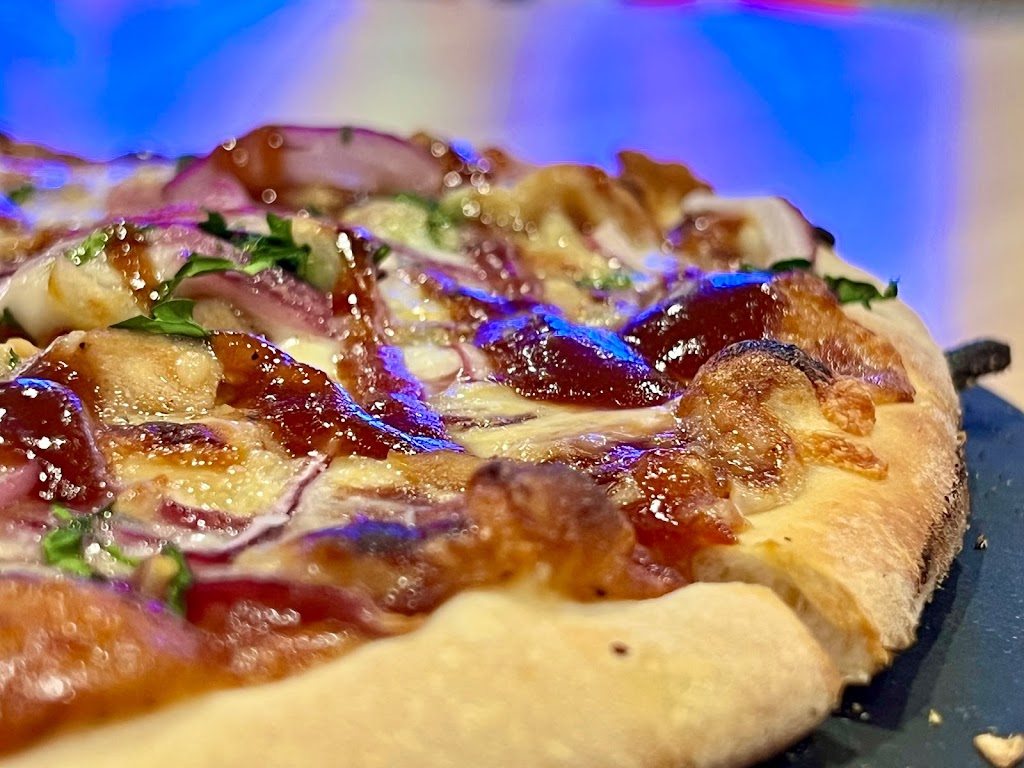 Neo Pizza & Taphouse Towson | restaurant | 1 W Pennsylvania Ave Suite 112, Towson, MD 21204, USA | 4439915723 OR +1 443-991-5723