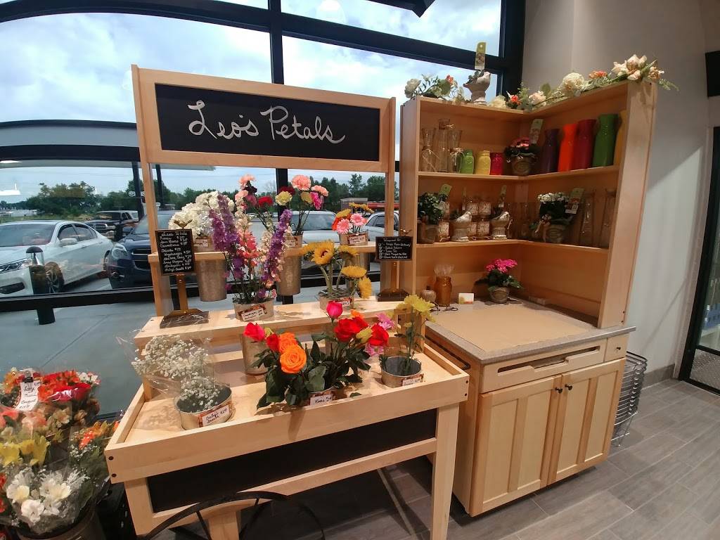 Leos Eatery | restaurant | 2212 W Main St, Greenfield, IN 46140, USA | 3173181946 OR +1 317-318-1946