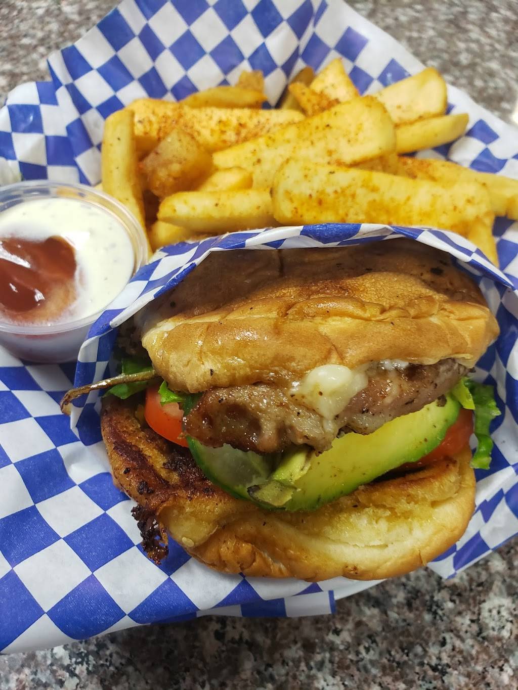 Hole in One | restaurant | 104 S Lexington St, Delano, CA 93215, USA | 6613705611 OR +1 661-370-5611