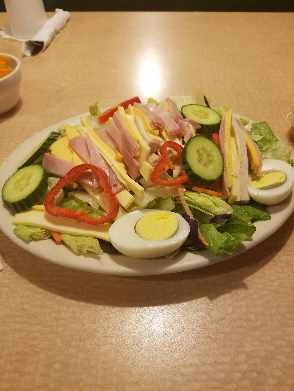 Castlewood Restaurant | restaurant | 2811 Wisconsin St, Sturtevant, WI 53177, USA | 2628869799 OR +1 262-886-9799