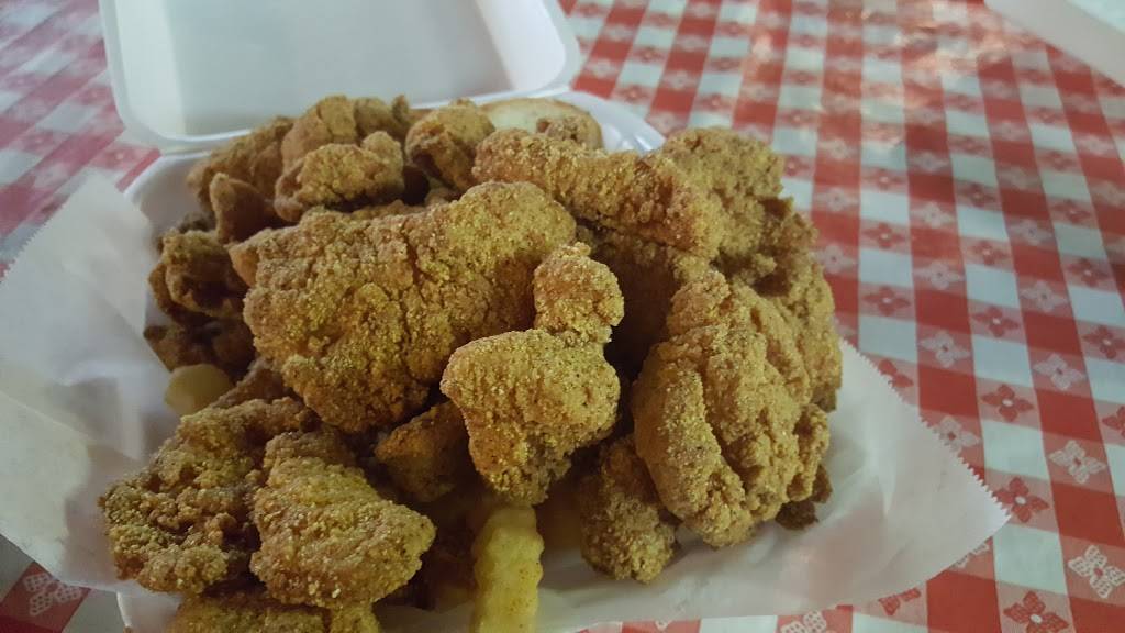 Howards Catfish | restaurant | 1038 Pioneer Rd, Mesquite, TX 75149, USA | 2149946476 OR +1 214-994-6476