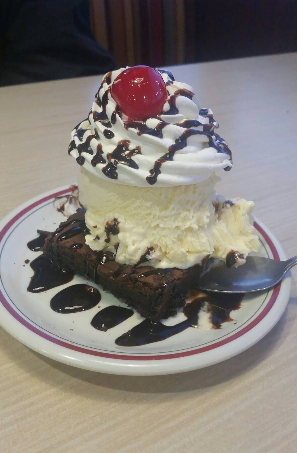 Huddle House | meal takeaway | 511 N Kingshighway St, Cape Girardeau, MO 63701, USA | 5733327400 OR +1 573-332-7400