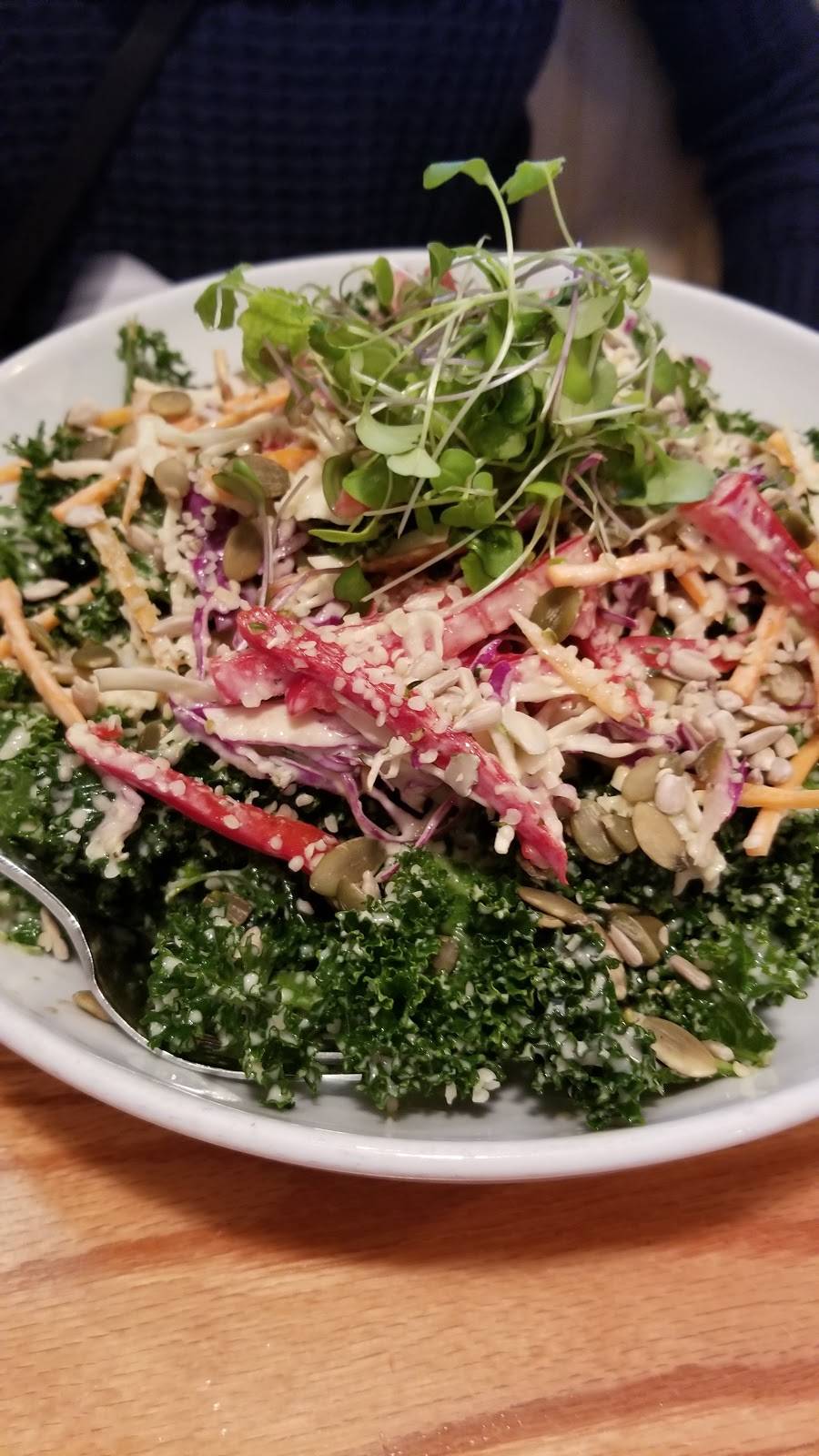 The Oak House | restaurant | 110 Main St, Newmarket, NH 03857, USA | 6032925893 OR +1 603-292-5893