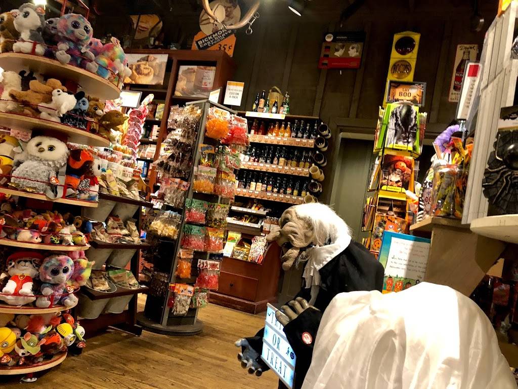 Cracker Barrel Old Country Store | restaurant | 4210 Franklin Commons Ct, Franklin, TN 37067, USA | 6157948195 OR +1 615-794-8195