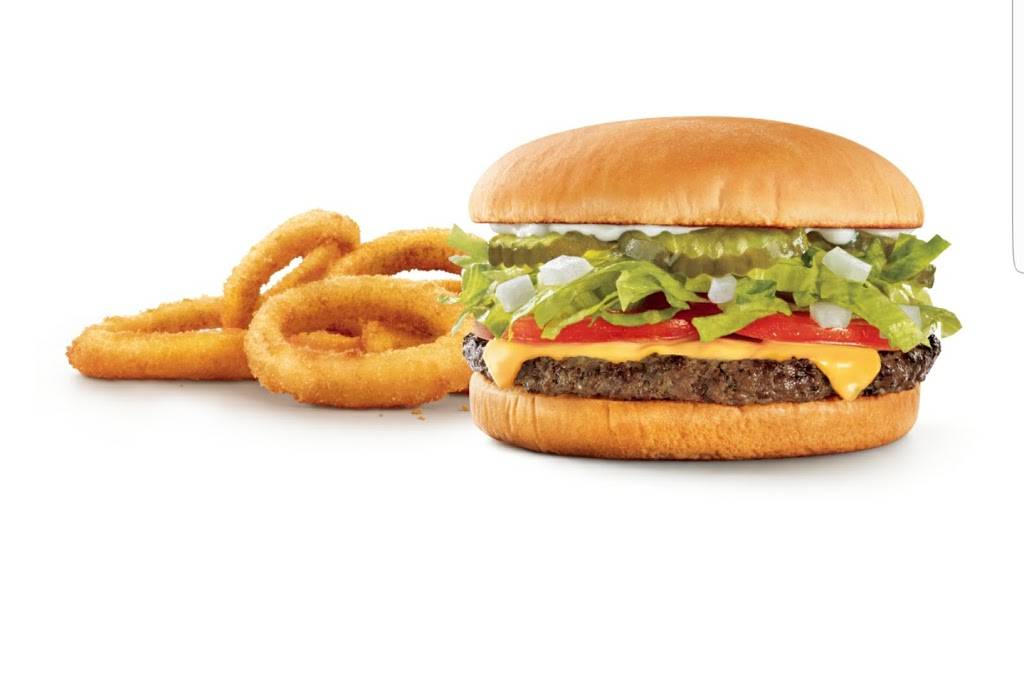 Sonic Drive-In | restaurant | 12591 IL-143, Highland, IL 62249, USA | 6186511265 OR +1 618-651-1265