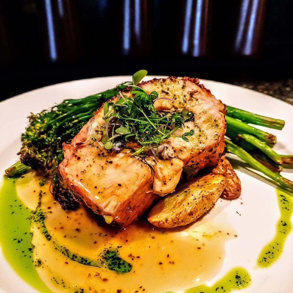 Tavern in the Village | restaurant | 3901 Prairie Ln, Prairie Village, KS 66208, USA | 9135292229 OR +1 913-529-2229