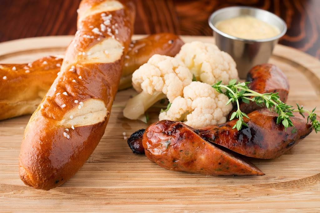 Social Kitchen & Brewery | restaurant | 1326 9th Ave, San Francisco, CA 94122, USA | 4156810330 OR +1 415-681-0330