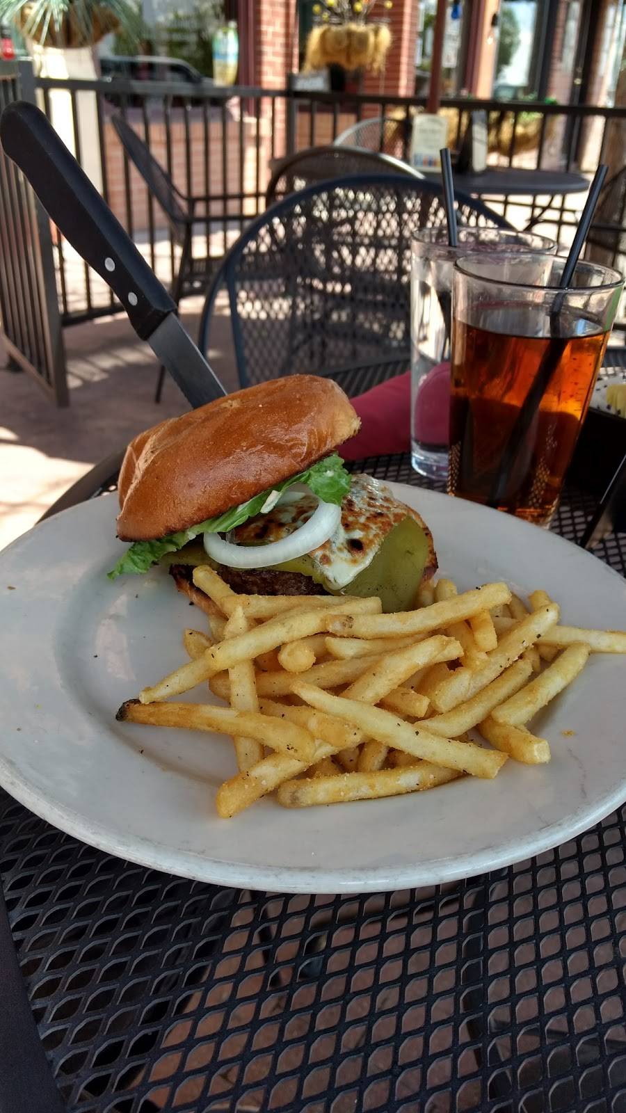 The Grandview Tavern and Grill | restaurant | 7427 Grandview Ave, Arvada, CO 80002, USA | 3034220781 OR +1 303-422-0781