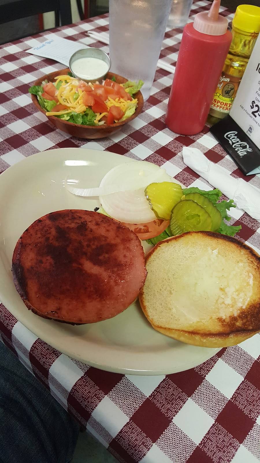 Kitchens Hardware & Deli | restaurant | 119 E Broad St, Mineola, TX 75773, USA | 9035692664 OR +1 903-569-2664