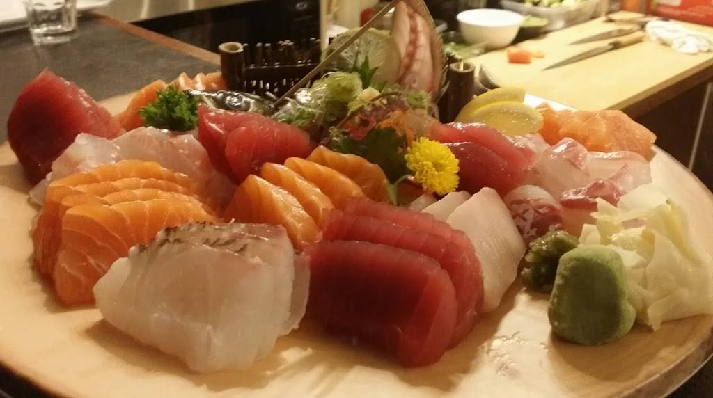 Yanagi Sushi | restaurant | 1524 Danforth Ave, Toronto, ON M4J 1N4, Canada | 4164691524 OR +1 416-469-1524
