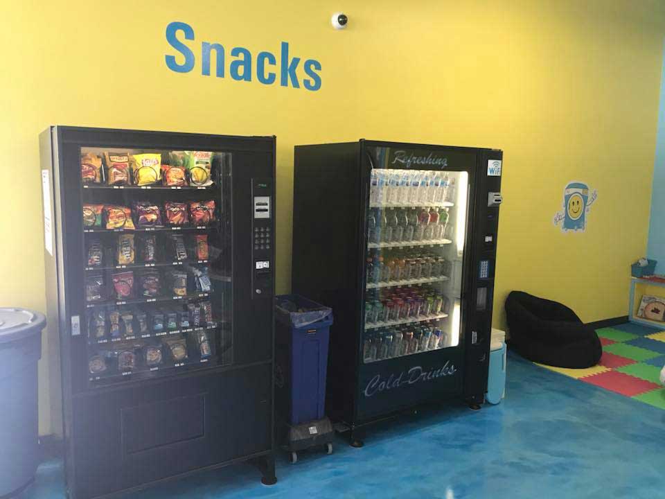 Happy Life Laundromat of Rockford | restaurant | 7215 Cherryvale N Blvd, Rockford, IL 61112, USA | 8155808387 OR +1 815-580-8387