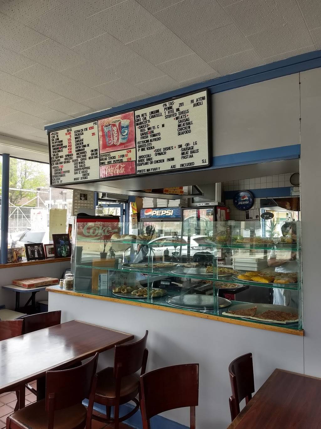 Saccones Pizzeria | restaurant | 56 6th St, New Rochelle, NY 10801, USA | 9146368282 OR +1 914-636-8282