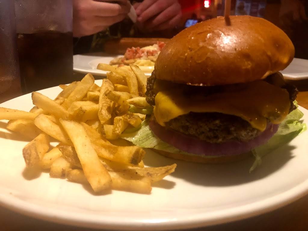 Applebees Grill + Bar | restaurant | 11950 US-431, Guntersville, AL 35976, USA | 2568789903 OR +1 256-878-9903