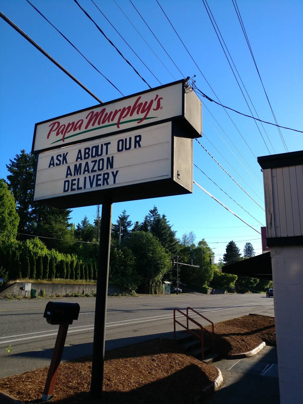 Papa Murphys Take N Bake Pizza | meal takeaway | 5541 SW Beaverton Hillsdale Hwy, Portland, OR 97221, USA | 5032928851 OR +1 503-292-8851