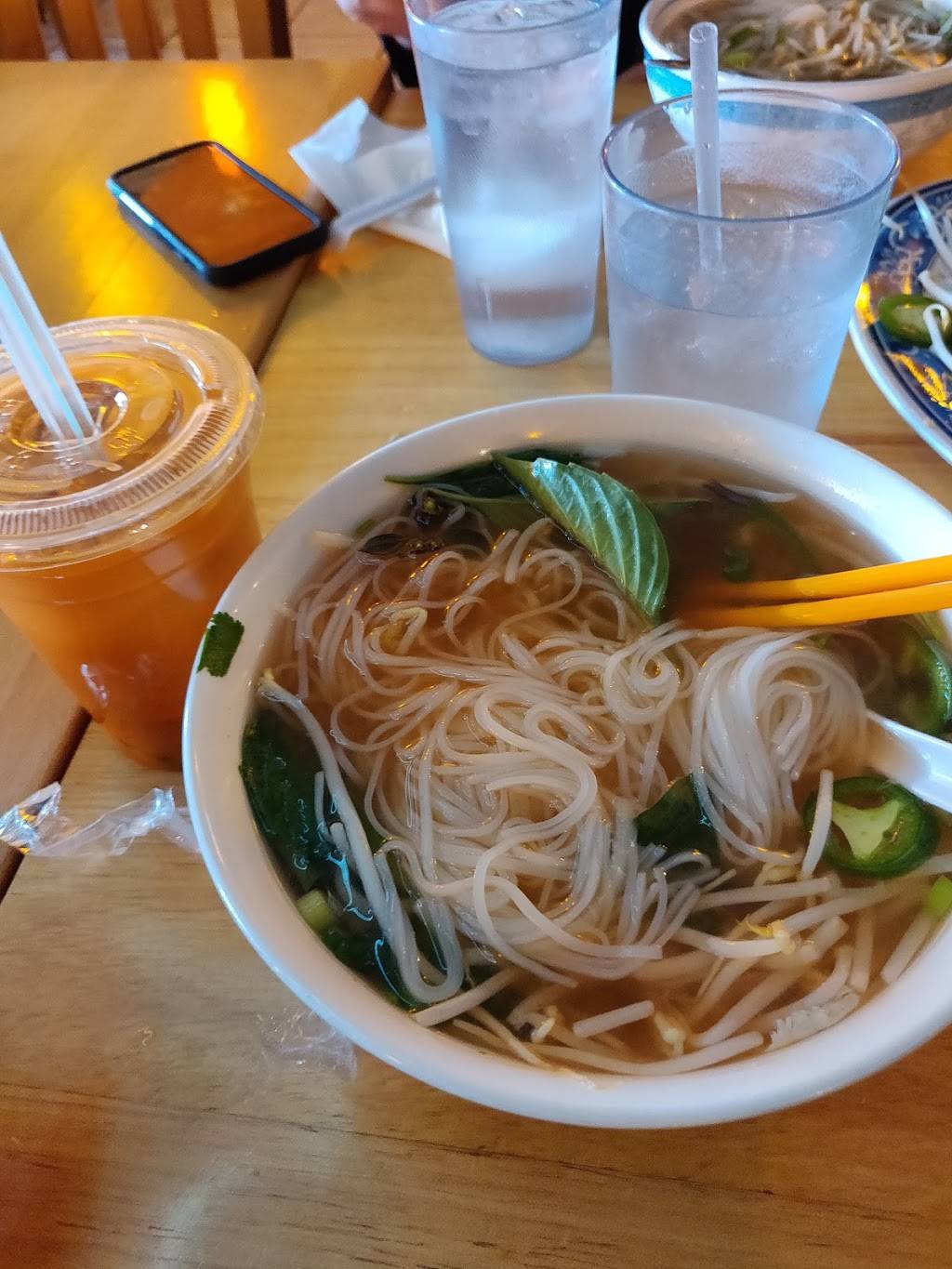 Pho Hot | restaurant | 7442 Little River Turnpike, Annandale, VA 22003, USA | 7033335955 OR +1 703-333-5955