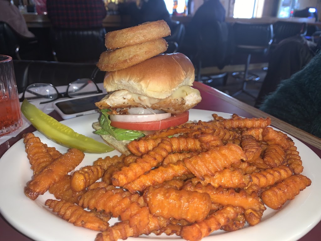 Johnnys Tap | restaurant | 8050 Calumet Ave, Munster, IN 46321, USA | 2198369218 OR +1 219-836-9218