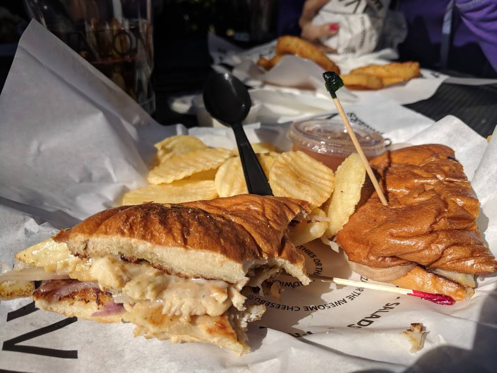 Avalon Bagels To Burgers | bakery | 16961 E Imperial Hwy E, Yorba Linda, CA 92886, USA | 7145793012 OR +1 714-579-3012