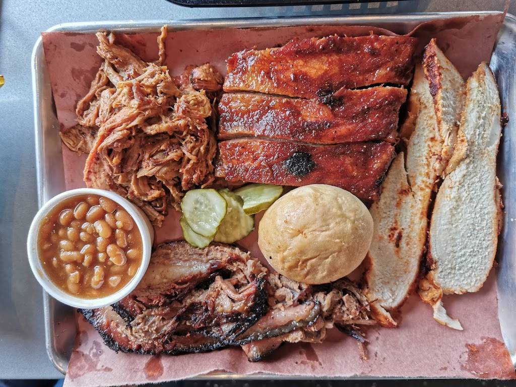 Charlies BBQ & Bakery | restaurant | 2309 E Main St, Chattanooga, TN 37404, USA | 4235411500 OR +1 423-541-1500