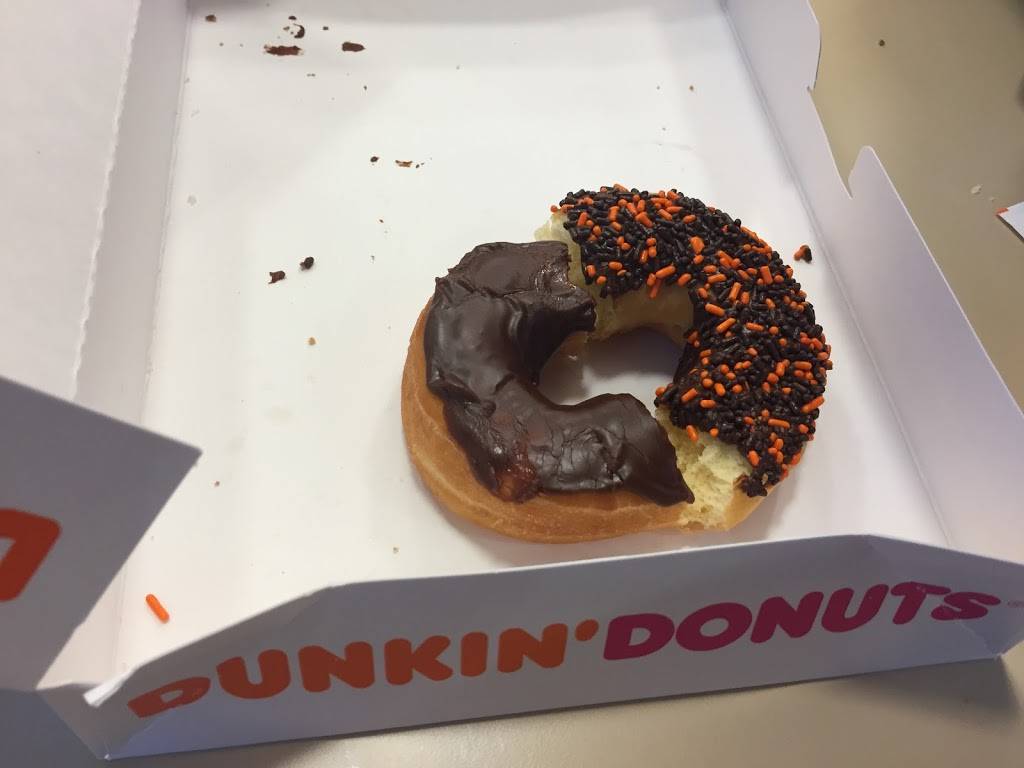 Dunkin | bakery | 3400 NW 79th St, Miami, FL 33147, USA | 3056772024 OR +1 305-677-2024