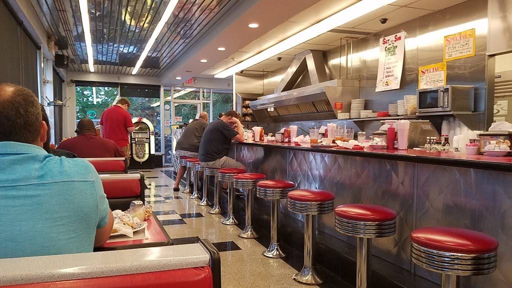 Courtesy Diner | restaurant | 1121 Hampton Ave, St. Louis, MO 63139, USA | 3146442600 OR +1 314-644-2600