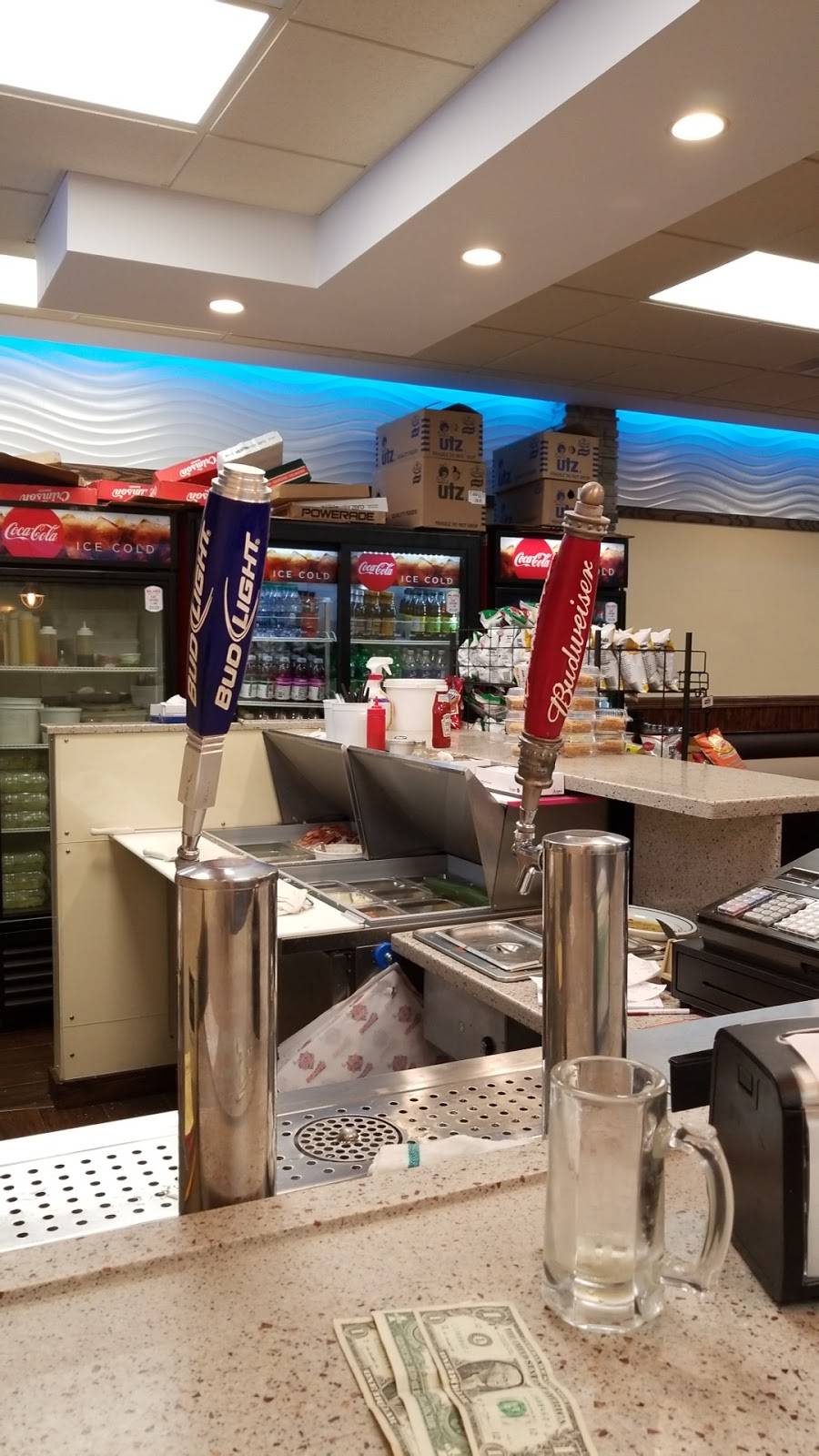 Holiday Pizza | restaurant | 714 Southbridge St, Auburn, MA 01501, USA | 5088325169 OR +1 508-832-5169