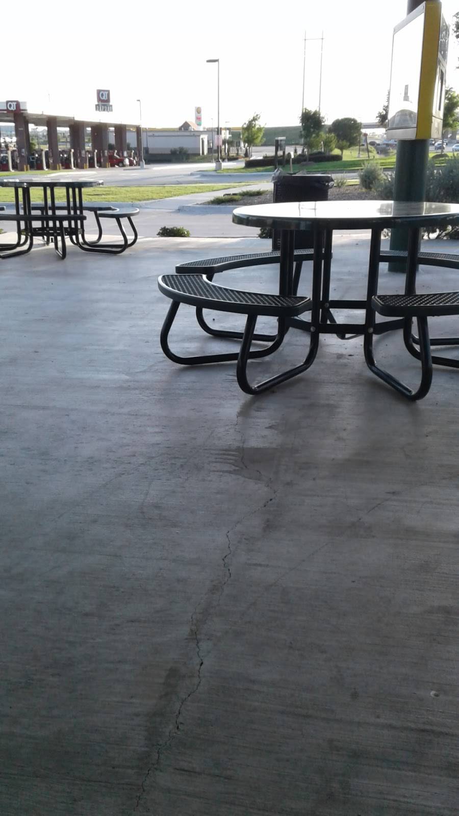 Sonic Drive-In | restaurant | 13211 Raceway Dr, Northlake, TX 76262, USA | 6828311115 OR +1 682-831-1115